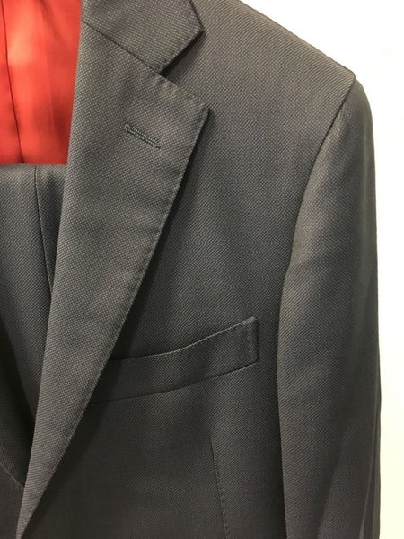 close lapel.jpg