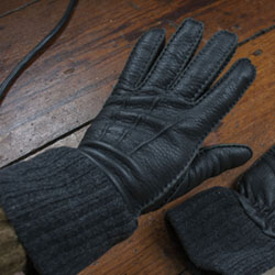 Merola Black deerskin gloves with wide ribbed wool cuff, cashmere lined. Size 7