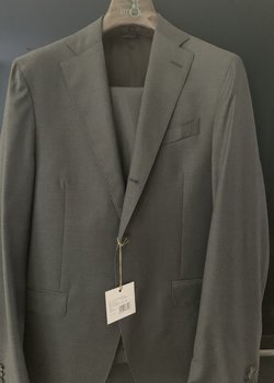 BNWT Proper Cloth Staple Suit in SZ 38R ***MADE IN ITALY, 3-ROLL-2, MID-GREY, SLIM FIT, 4-SEASON***