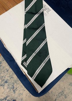 Vanda Fine Clothing Green and white stripe tie
