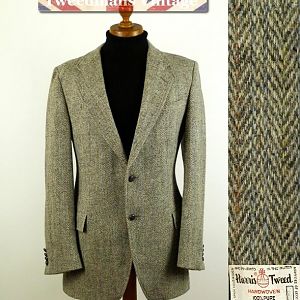 Fitted Harris Tweed jacket.