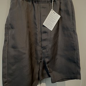 Pod Shorts Silk - 1.jpg