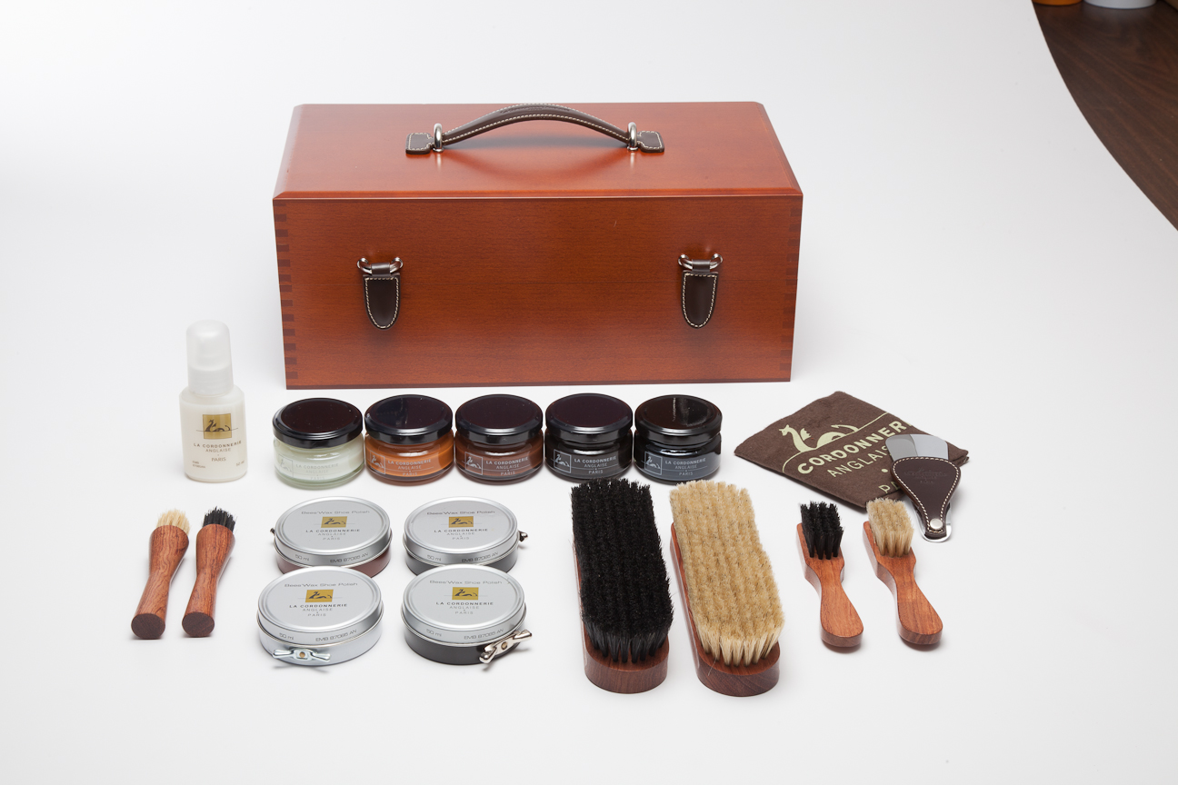 La Cordonnerie Anglaise Intendent Rosewood Shoeshine Kit. Beautiful.